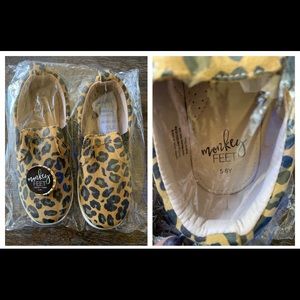 Monkey Feet Kids sized 5-6